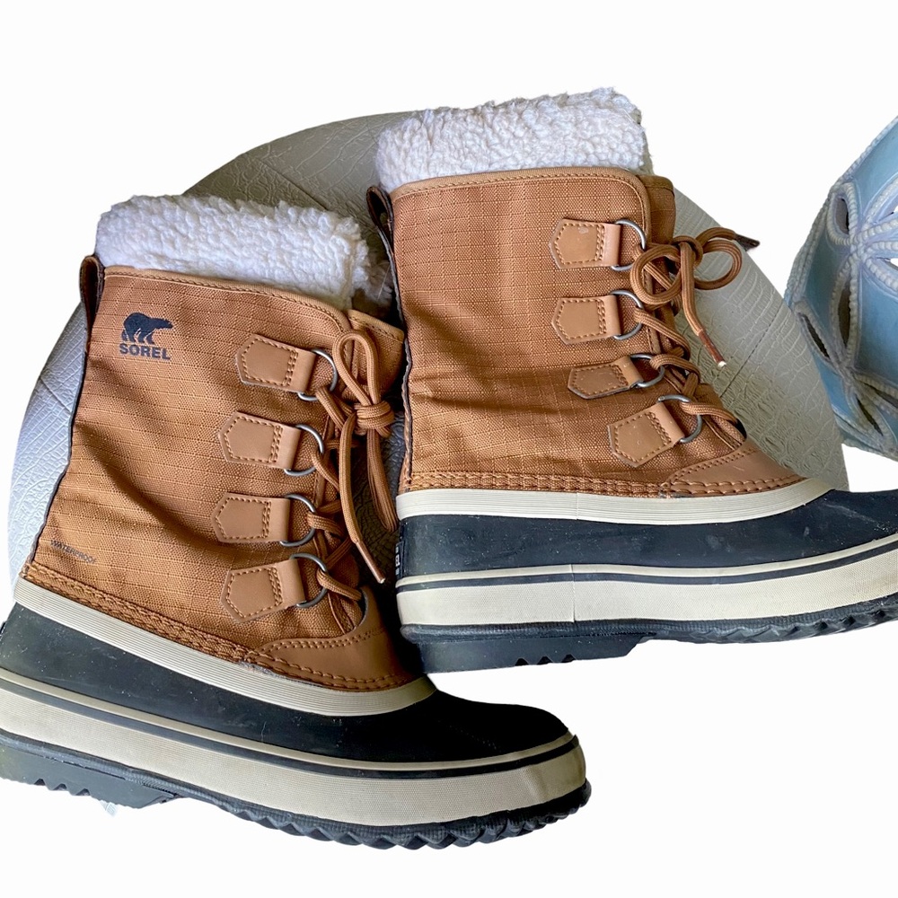 Like new Sorel women’s waterproof winter boots size 8